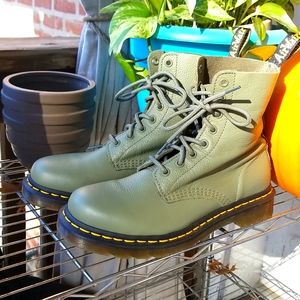 Sage Green Dr Martens pebbled soft leather combat boots size 8